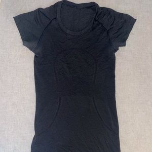 Lululemon black swiftly tech short sleeve top